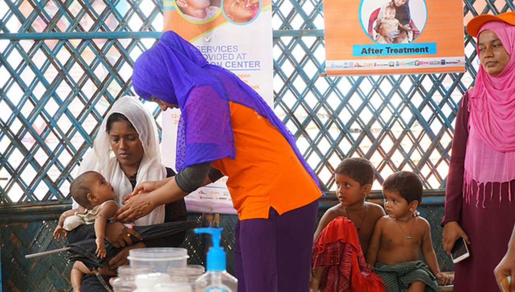 women and children in a Bangladesh refugee camp