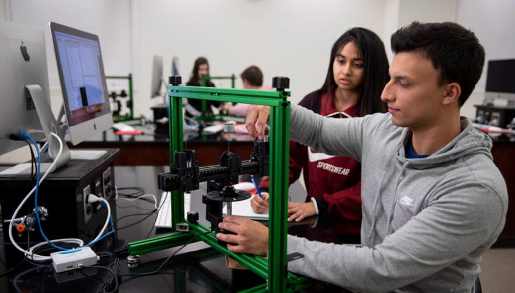 STEM majors at work